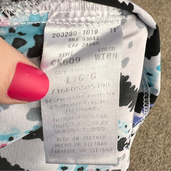 Woman’s size Large Cherokee Infinity scrub top zebra print - Picture 8 of 8